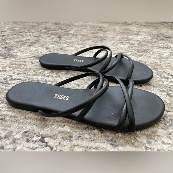 TKEES Shoes - Tkees Sloane Sandals Strappy Black Leather Size 7